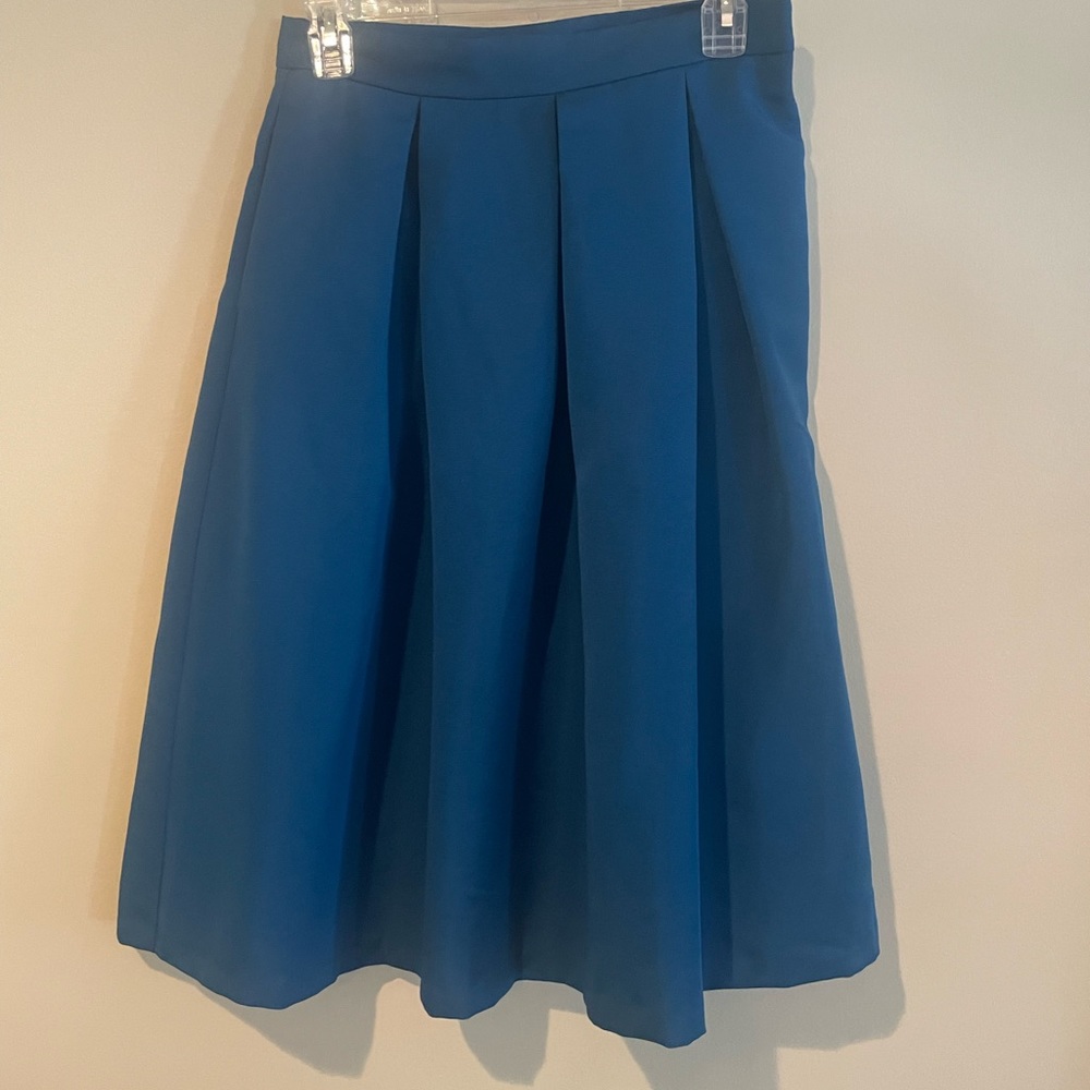 Women’s pleated skirt